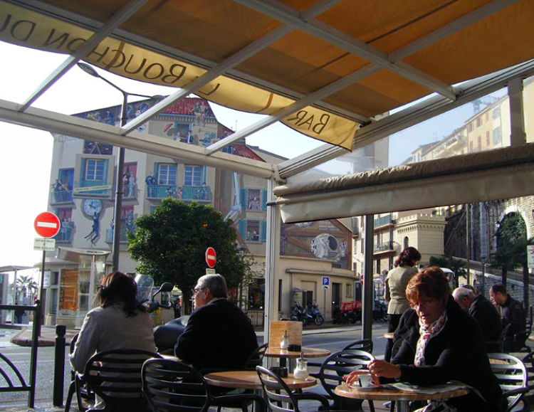 Le-Bouchon-du-port-Cannes
