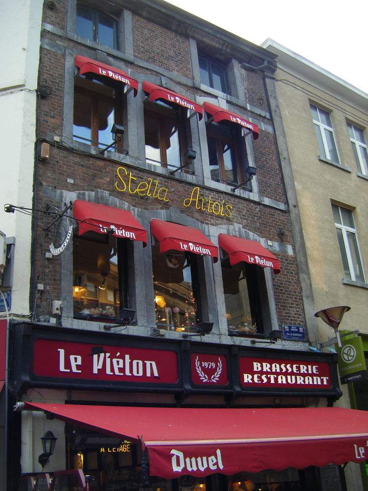 Le-Pieton-charleroi-belgique