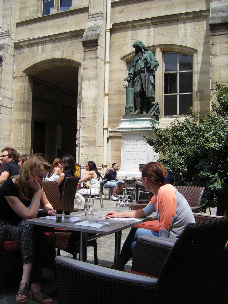 Cafe-des-techniques-vapeurs-Arts-et-Metiers-Paris