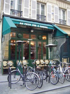 Au-petit-fer-a-cheval-paris