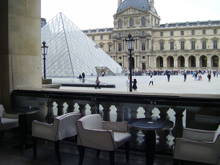 Cafe-Marly-Cour-du-Louvre-Paris