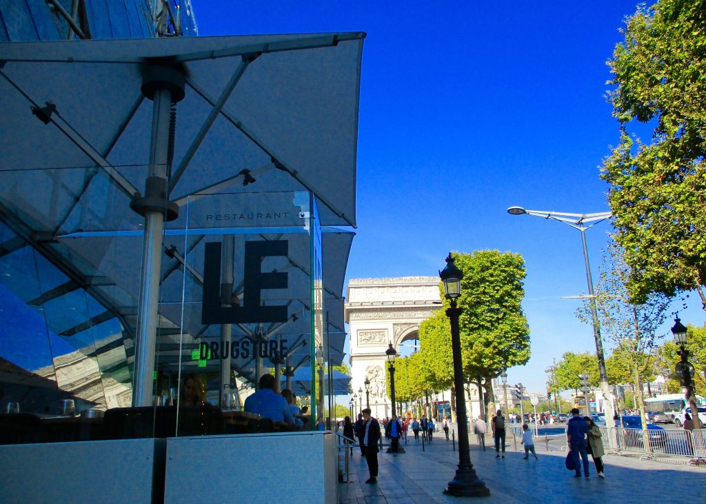 Drugstore-Publicis-Champs-Elysees