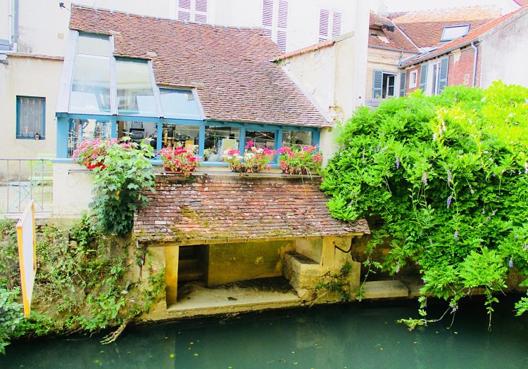 LibLibrairie-cafe-crecy-la-chapelle