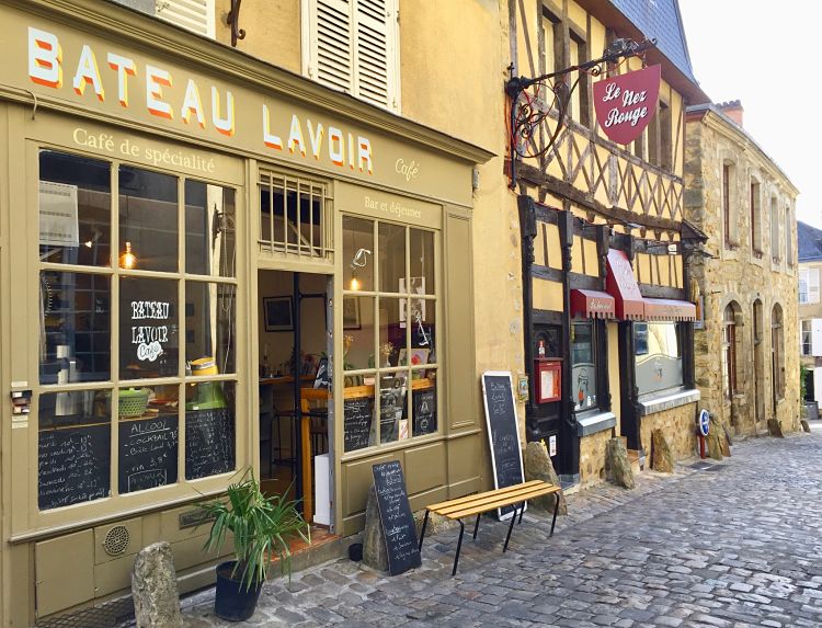 Bateau Lavoir Café du Mans