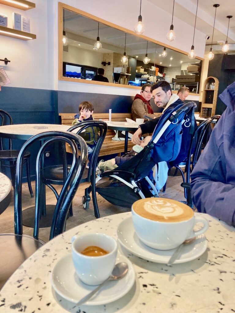 Coffee-shop aux Batignolles